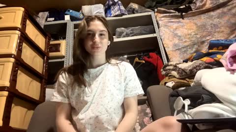 Mia online show from 04/03/26, 03:43