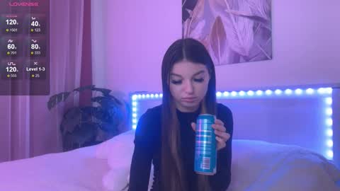 Veronica online show from 11/06/25, 11:00