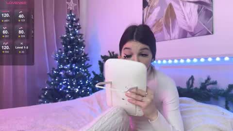 Veronica online show from 12/21/25, 10:11