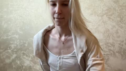 Snapshot of lunawhitex chatting on 06/01/26, 01:57 Luna online show from 06/01/26, 01:57