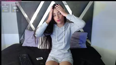 Snapshot of lunawillis chatting on 02/12/25, 04:11 Luna online show from 02/12/25, 04:11