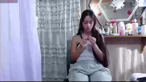 Snapshot of lunawillis chatting on 09/13/25, 09:25 Luna online show from 09/13/25, 09:25