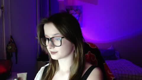 LunaXcherry online show from 04/16/26, 06:19