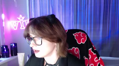 LunaXcherry online show from 07/20/26, 05:04