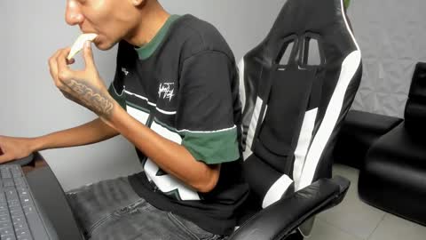 lunay_bigcock420 online show from 02/05/26, 02:05