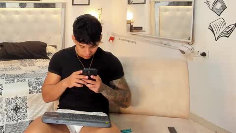 Snapshot of lunay_xtreemboy chatting on 09/09/25, 12:21 Lunay online show from 09/09/25, 12:21