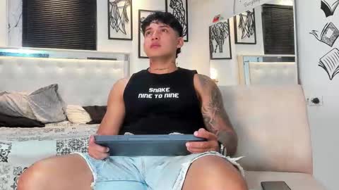 Snapshot of lunay_xtreemboy chatting on 09/10/25, 03:06 Lunay online show from 09/10/25, 03:06