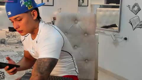 Snapshot of lunay_xtreemboy chatting on 09/16/25, 03:40 Lunay online show from 09/16/25, 03:40