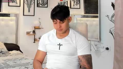 Snapshot of lunay_xtreemboy chatting on 09/23/25, 01:41 Lunay online show from 09/23/25, 01:41