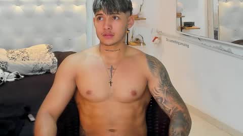 Snapshot of lunay_xtreemboy chatting on 10/11/25, 12:10 Lunay online show from 10/11/25, 12:10