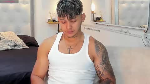 Snapshot of lunay_xtreemboy chatting on 10/11/25, 08:18 Lunay online show from 10/11/25, 08:18