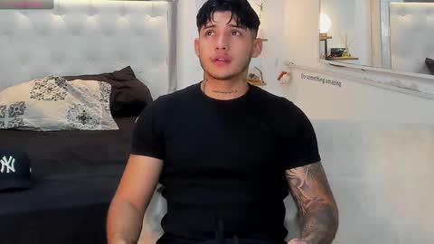 Snapshot of lunay_xtreemboy chatting on 10/14/25, 09:59 Lunay online show from 10/14/25, 09:59