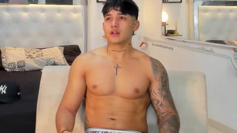 Snapshot of lunay_xtreemboy chatting on 10/18/25, 05:14 Lunay online show from 10/18/25, 05:14