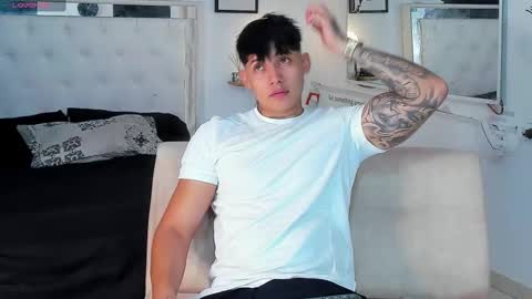 Snapshot of lunay_xtreemboy chatting on 11/12/25, 11:36 Lunay online show from 11/12/25, 11:36