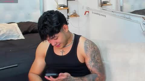 Snapshot of lunay_xtreemboy chatting on 11/21/25, 12:21 Lunay online show from 11/21/25, 12:21