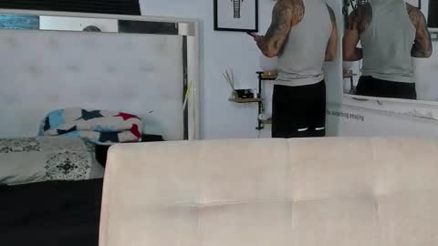 Snapshot of lunay_xtreemboy chatting on 11/26/25, 12:33 Lunay online show from 11/26/25, 12:33