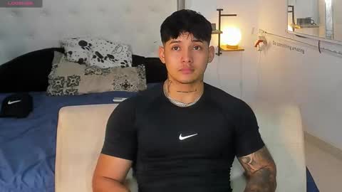 Snapshot of lunay_xtreemboy chatting on 12/20/25, 12:07 Lunay online show from 12/20/25, 12:07