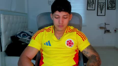 Lunay online show from 03/30/26, 06:09