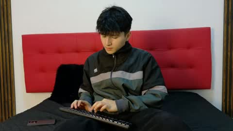 lunaydream online show from 04/25/26, 11:35