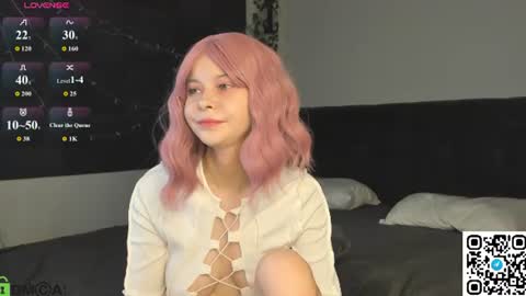 Snapshot of lune_fallenstar chatting on 07/14/26, 02:05 Lune FallenStar online show from 07/14/26, 02:05