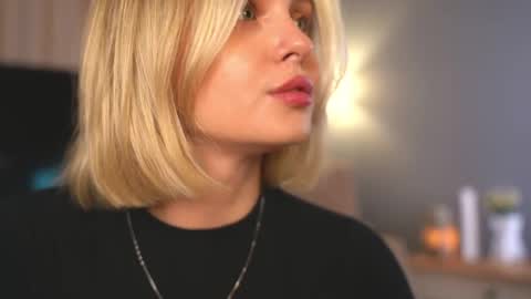 Evi online show from 05/10/26, 08:19