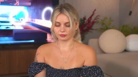 Evi online show from 05/16/26, 08:11