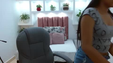 Luni Love online show from 03/26/26, 07:19