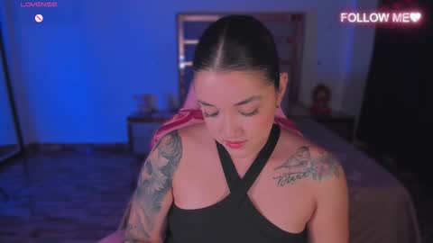 LUNA ROSE online show from 12/02/25, 03:23