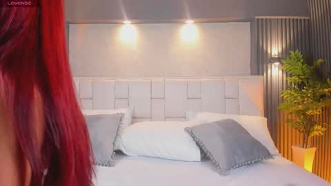 L U N N A online show from 03/08/26, 04:27