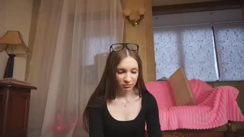 Snapshot of lunnraiz chatting on 04/25/26, 03:20 Luna online show from 04/25/26, 03:20