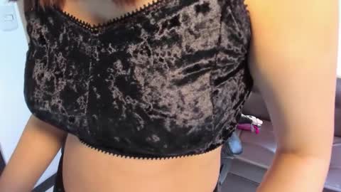 LunoxLili online show from 10/14/25, 03:13