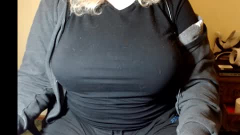 LunoviaXL online show from 11/20/25, 09:58