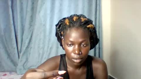 Snapshot of luo_queen chatting on 09/13/25, 12:38 luo_queen online show from 09/13/25, 12:38