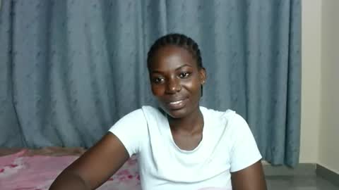 Snapshot of luo_queen chatting on 10/05/25, 11:02 luo_queen online show from 10/05/25, 11:02