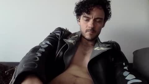 Snapshot of lupine_666 chatting on 12/20/24, 09:43 Lupine online show from 12/20/24, 09:43