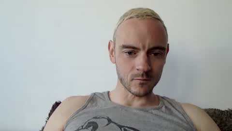 Snapshot of lupine_666 chatting on 09/12/25, 09:09 Lupine online show from 09/12/25, 09:09