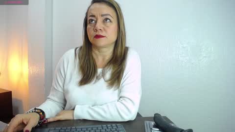 Snapshot of lupita223 chatting on 01/16/25, 01:04 Lupita223 online show from 01/16/25, 01:04