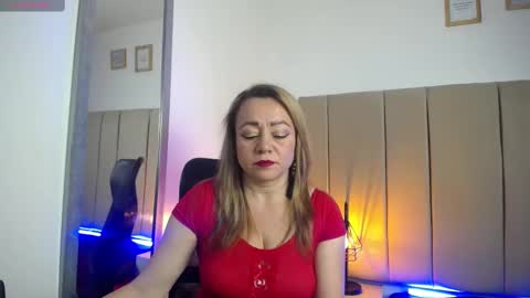 Snapshot of lupita223 chatting on 03/10/25, 12:48 Lupita223 online show from 03/10/25, 12:48