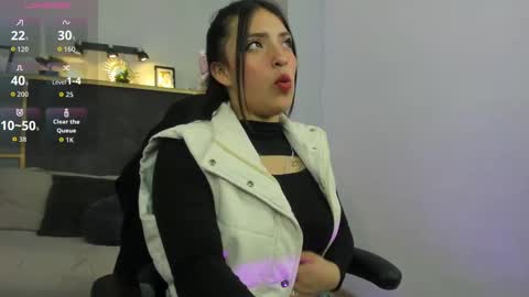 Snapshot of lurea_pearl chatting on 10/22/25, 05:08 Lurea pearl online show from 10/22/25, 05:08