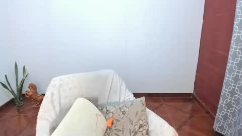 Snapshot of luscious86 chatting on 10/14/25, 11:27 PAULINA online show from 10/14/25, 11:27