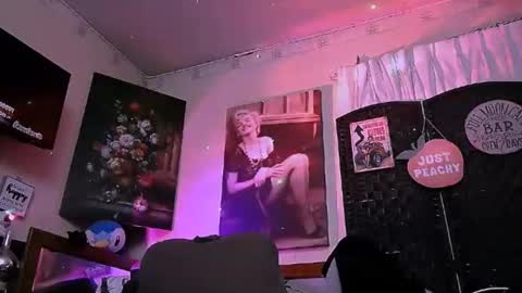 Snapshot of lusciouslibra82 chatting on 11/08/25, 10:15 .Clarissa. Follow me on Instagram miss buns online show from 11/08/25, 10:15