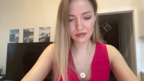 lusiluv online show from 10/02/25, 02:24