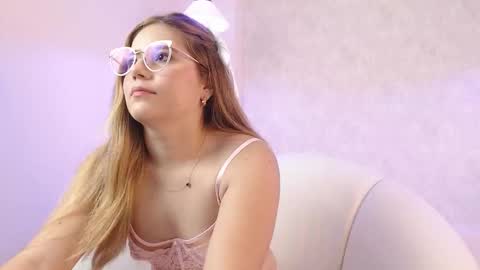 Snapshot of lussia_vega chatting on 01/14/26, 03:28 Lussia Vega online show from 01/14/26, 03:28