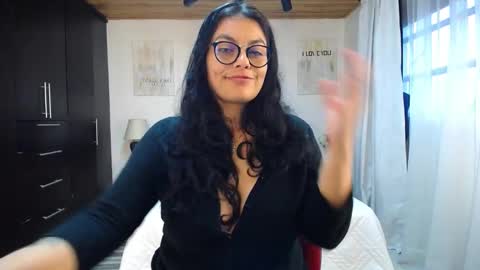 Snapshot of lust_mom chatting on 03/11/25, 11:04 Angela 3 online show from 03/11/25, 11:04