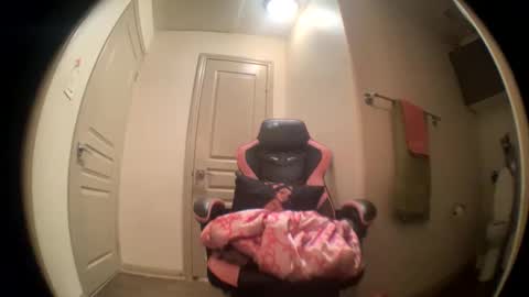 Snapshot of lustforlola chatting on 01/03/25, 08:21 LOLA online show from 01/03/25, 08:21