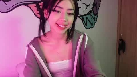 Snapshot of lustful_aprilx chatting on 12/19/24, 05:18 Valerie April online show from 12/19/24, 05:18