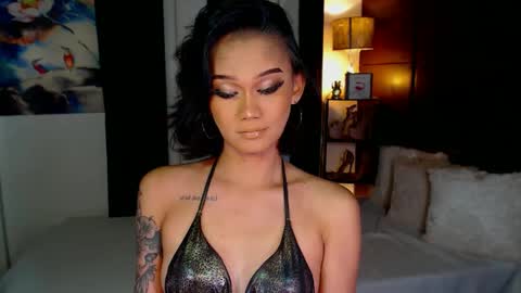 Snapshot of lustfulltrans chatting on 12/19/24, 05:29 AdriannaFowks online show from 12/19/24, 05:29