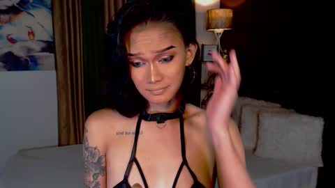 Snapshot of lustfulltrans chatting on 02/04/25, 05:34 AdriannaFowks online show from 02/04/25, 05:34