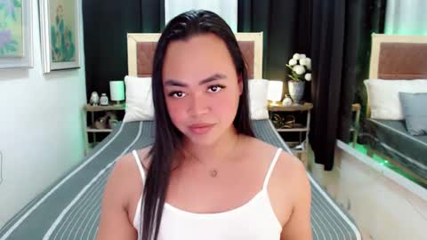 Snapshot of lustfuloffendertrina chatting on 01/18/25, 05:10 Trina online show from 01/18/25, 05:10