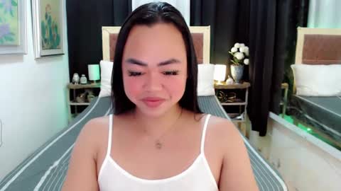 Snapshot of lustfuloffendertrina chatting on 01/18/25, 11:21 Trina online show from 01/18/25, 11:21